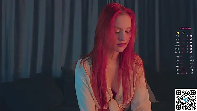 GildedKitten online show from October 9, 2025, 6:06 pm