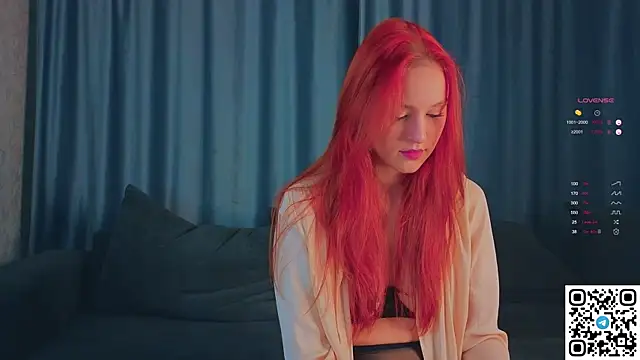 GildedKitten online show from October 10, 2025, 6:29 pm