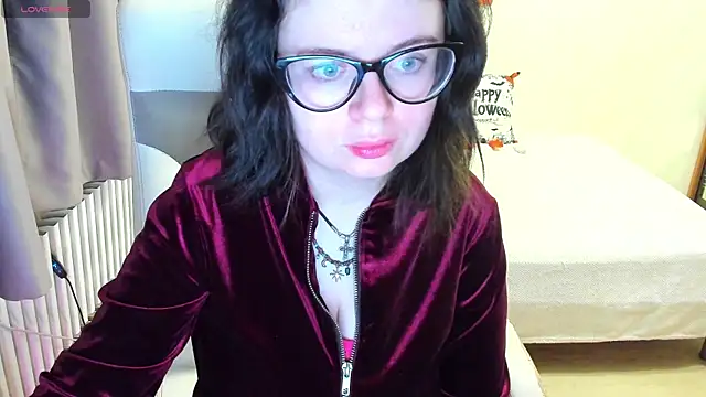 MilisaSweet777 online show from November 7, 2025, 8:20 pm