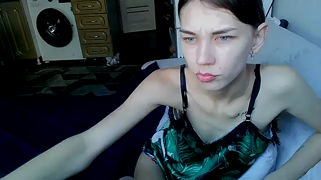 Crazy Empresis online show from September 25, 2025, 5:44 am