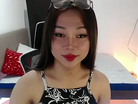 SultryCyraFoxmore online show from September 26, 2025, 5:11 am