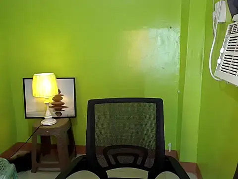 SultryCyraFoxmore online show from April 4, 2026, 4:00 am