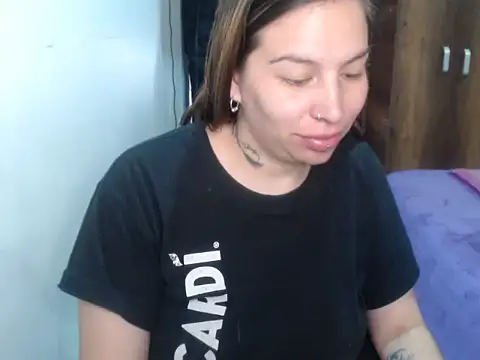 cloequeen15 online show from February 17, 2026, 3:19 pm