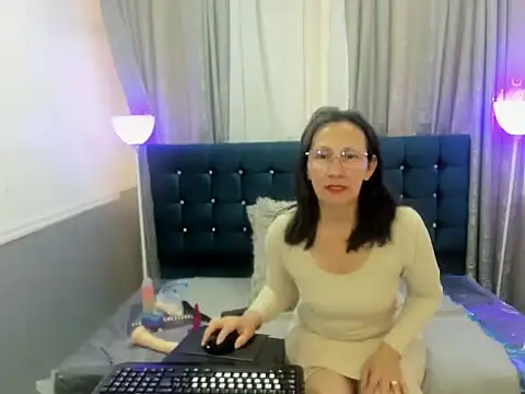 Oriana Jhonson online show from April 18, 2026, 12:09 pm