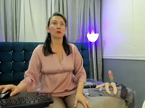 Snapshot of Oriana_Jhonson chatting on May 27, 2026, 12:29 am Oriana Jhonson online show from May 27, 2026, 12:29 am
