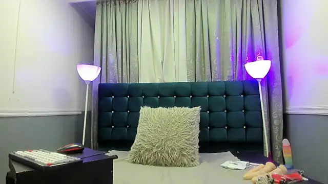 Snapshot of Oriana_Jhonson chatting on July 15, 2026, 12:49 am Oriana Jhonson online show from July 15, 2026, 12:49 am