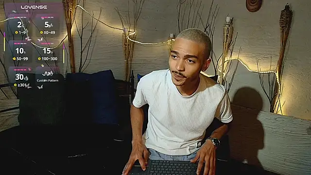 MarcusRain  online show from November 22, 2025, 7:24 pm