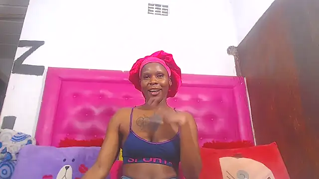 LoloQueen5 online show from May 4, 2026, 8:16 pm