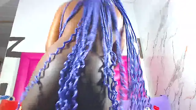 LoloQueen5 online show from July 21, 2026, 8:33 pm