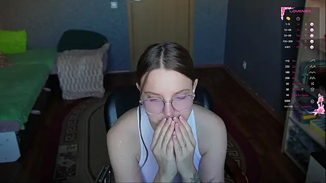 Violetwin online show from March 10, 2026, 1:27 pm