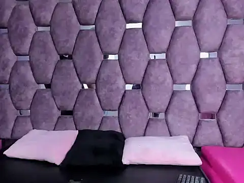 hazel 18  online show from April 9, 2026, 2:44 am