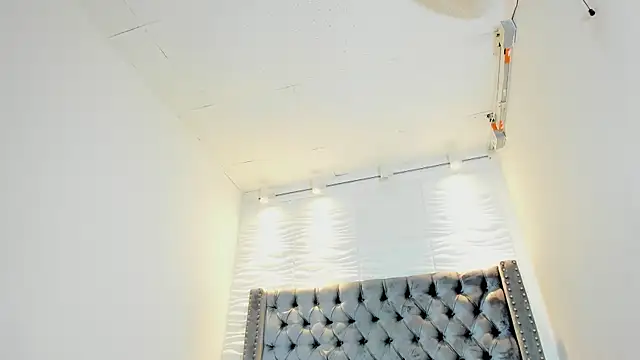 nero reyd online show from April 21, 2026, 1:42 am