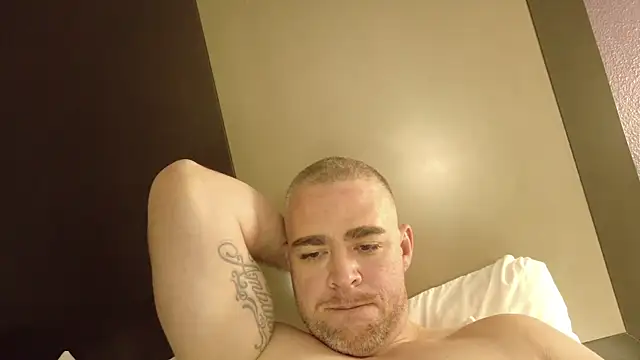 Dallasbest214 online show from October 31, 2025, 7:42 am