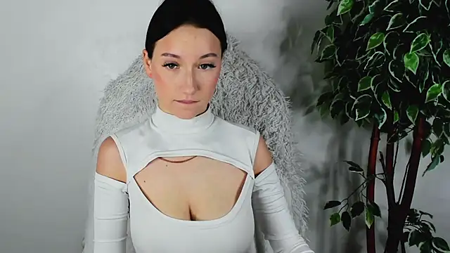 EileenMoores online show from September 21, 2025, 5:53 am