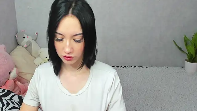 Snapshot of EileenMoores chatting on February 5, 2026, 7:57 am EileenMoores online show from February 5, 2026, 7:57 am