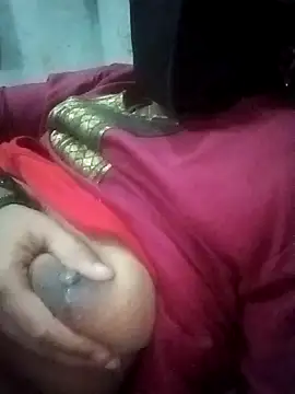 baddy8008 online show from September 24, 2025, 4:43 pm