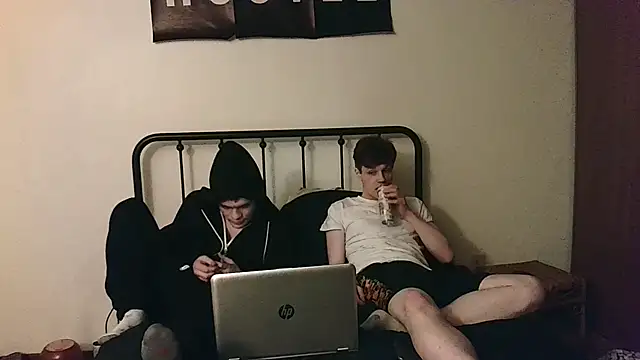 Snapshot of BigIncognitoXXX chatting on February 18, 2026, 8:43 am BigIncognitoXXX online show from February 18, 2026, 8:43 am