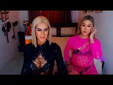 Snapshot of MystiqueQueen chatting on September 21, 2025, 5:42 am MystiqueQueen online show from September 21, 2025, 5:42 am