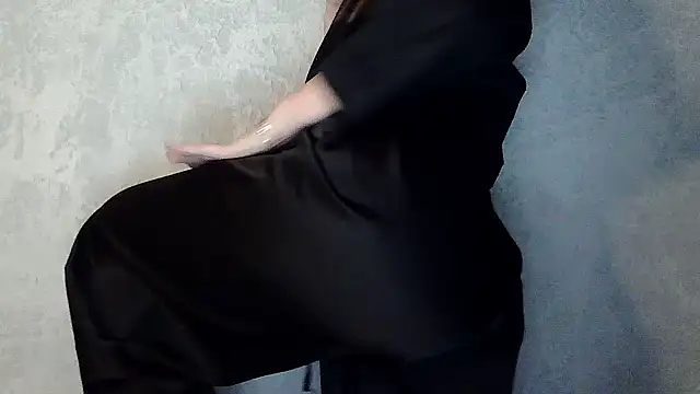 SweetLoraa online show from September 29, 2025, 4:23 pm