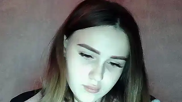 SweetLoraa online show from December 1, 2025, 5:18 pm