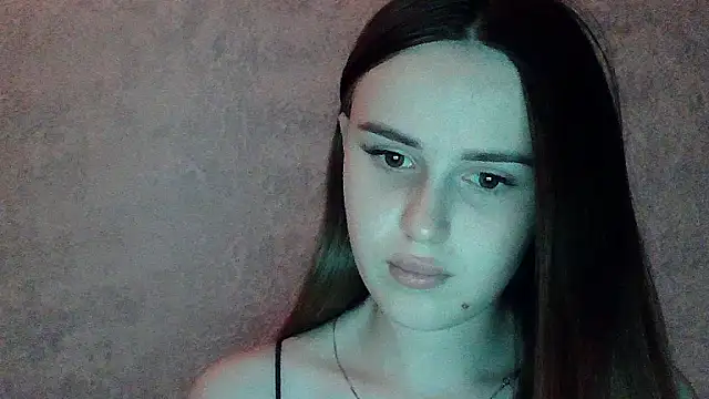 Snapshot of SweetLoraa chatting on June 23, 2026, 8:18 pm SweetLoraa online show from June 23, 2026, 8:18 pm