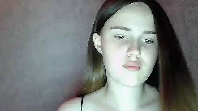 Snapshot of SweetLoraa chatting on July 6, 2026, 12:29 am SweetLoraa online show from July 6, 2026, 12:29 am