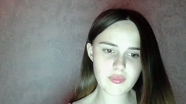 Snapshot of SweetLoraa chatting on July 6, 2026, 7:49 pm SweetLoraa online show from July 6, 2026, 7:49 pm
