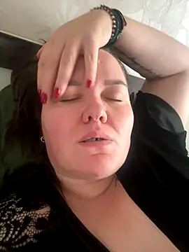 SunnyLeila2101 online show from October 12, 2025, 10:25 am