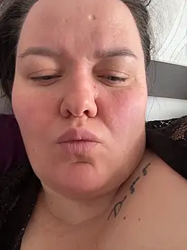 SunnyLeila2101 online show from April 2, 2026, 11:19 am