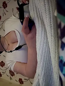 itsCuteTits online show from November 20, 2025, 8:52 pm