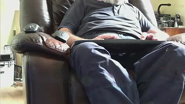 janzer13 online show from September 17, 2025, 11:56 am