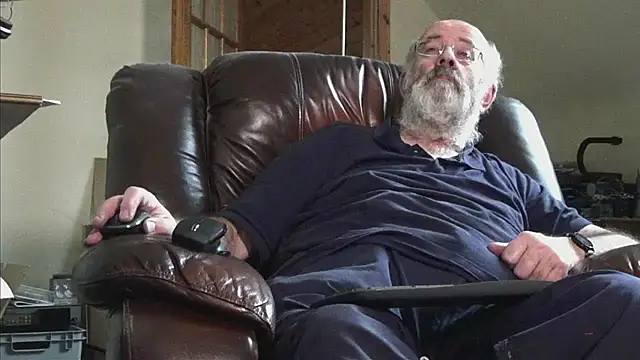 janzer13 online show from November 12, 2025, 2:39 pm