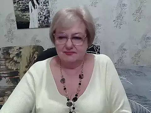 Renata62011 online show from April 20, 2026, 7:04 pm