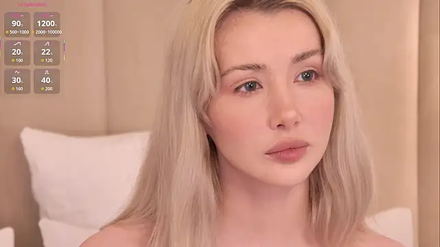 Nesolla online show from October 9, 2025, 7:12 pm