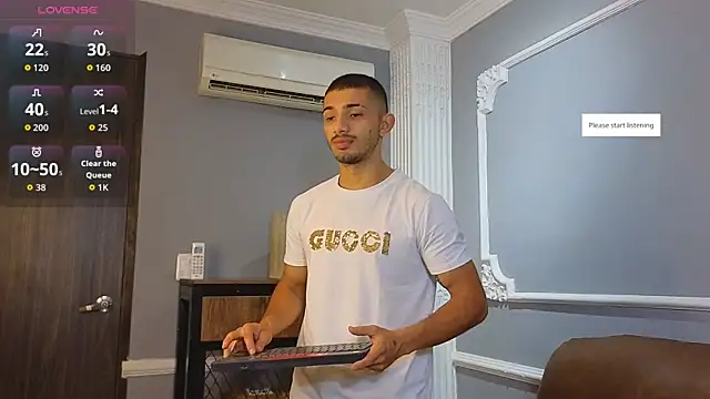 ArturoCardona  online show from October 7, 2025, 1:52 pm