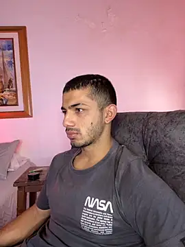 ArturoCardona  online show from October 20, 2025, 12:05 pm