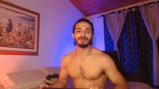 ArturoCardona  online show from June 30, 2026, 12:22 am