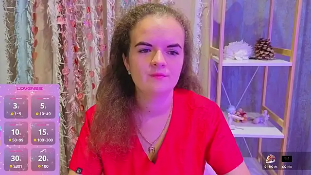 Snapshot of Luisa_Rosee chatting on October 13, 2025, 8:09 pm Luisa Rosee online show from October 13, 2025, 8:09 pm