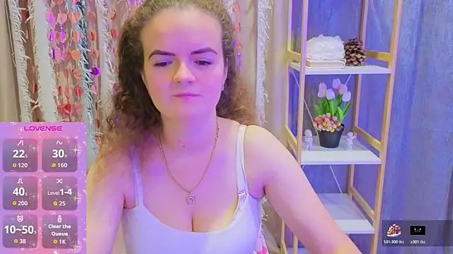 Snapshot of Luisa_Rosee chatting on November 8, 2025, 8:18 pm Luisa Rosee online show from November 8, 2025, 8:18 pm