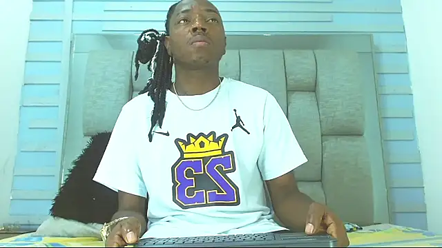 Snapshot of Black_Fire10 chatting on September 18, 2025, 8:00 pm Black Fire10 online show from September 18, 2025, 8:00 pm