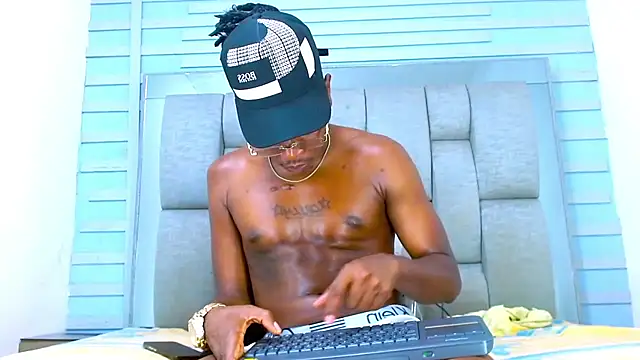 Snapshot of Black_Fire10 chatting on September 29, 2025, 7:51 pm Black Fire10 online show from September 29, 2025, 7:51 pm