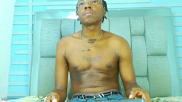 Snapshot of Black_Fire10 chatting on October 17, 2025, 8:00 pm Black Fire10 online show from October 17, 2025, 8:00 pm