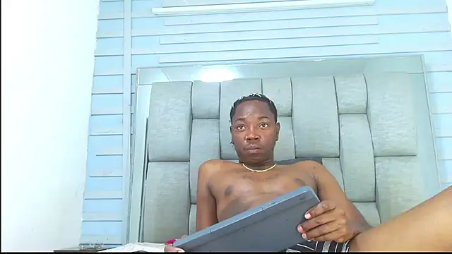 Snapshot of Black_Fire10 chatting on October 25, 2025, 9:31 pm Black Fire10 online show from October 25, 2025, 9:31 pm