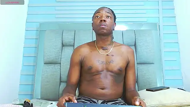 Snapshot of Black_Fire10 chatting on October 31, 2025, 8:32 pm Black Fire10 online show from October 31, 2025, 8:32 pm