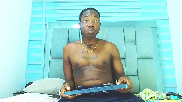 Snapshot of Black_Fire10 chatting on November 14, 2025, 8:18 pm Black Fire10 online show from November 14, 2025, 8:18 pm