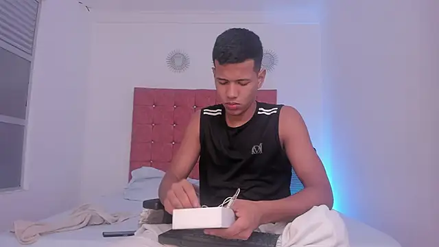 KingStark  online show from October 8, 2025, 11:30 am