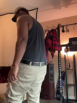 KeYBuMp323 online show from October 29, 2025, 2:19 pm