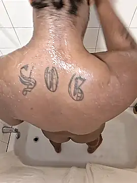 KeYBuMp323 online show from December 1, 2025, 5:01 am