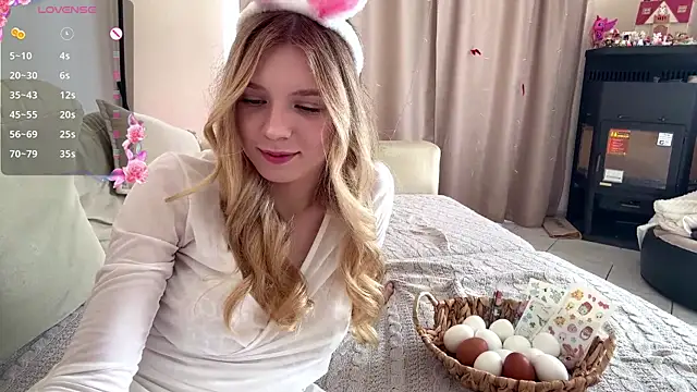 FruityXo online show from April 5, 2026, 12:02 pm