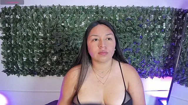 BellaRoux1 online show from January 9, 2026, 12:41 pm